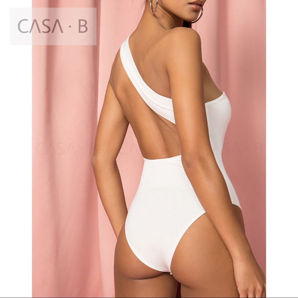 CASA B| Alexa Strap Back Bodysuit - Picture 11 of 12